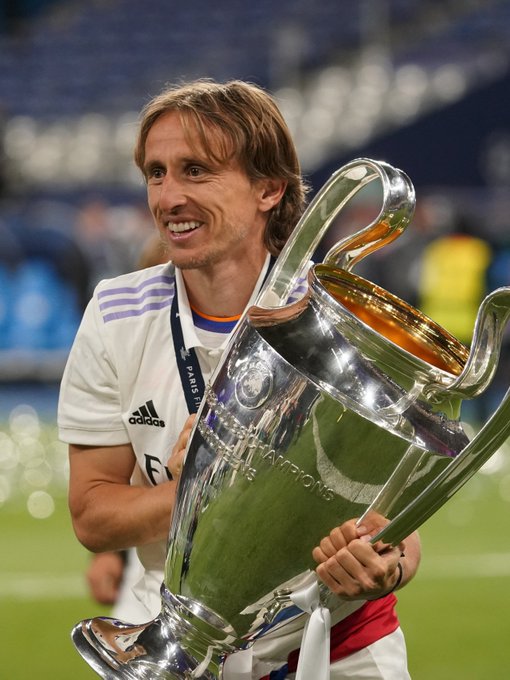 [NBA-湖人] 东契奇38+10+10湖人不敌马刺 文班复出16+14