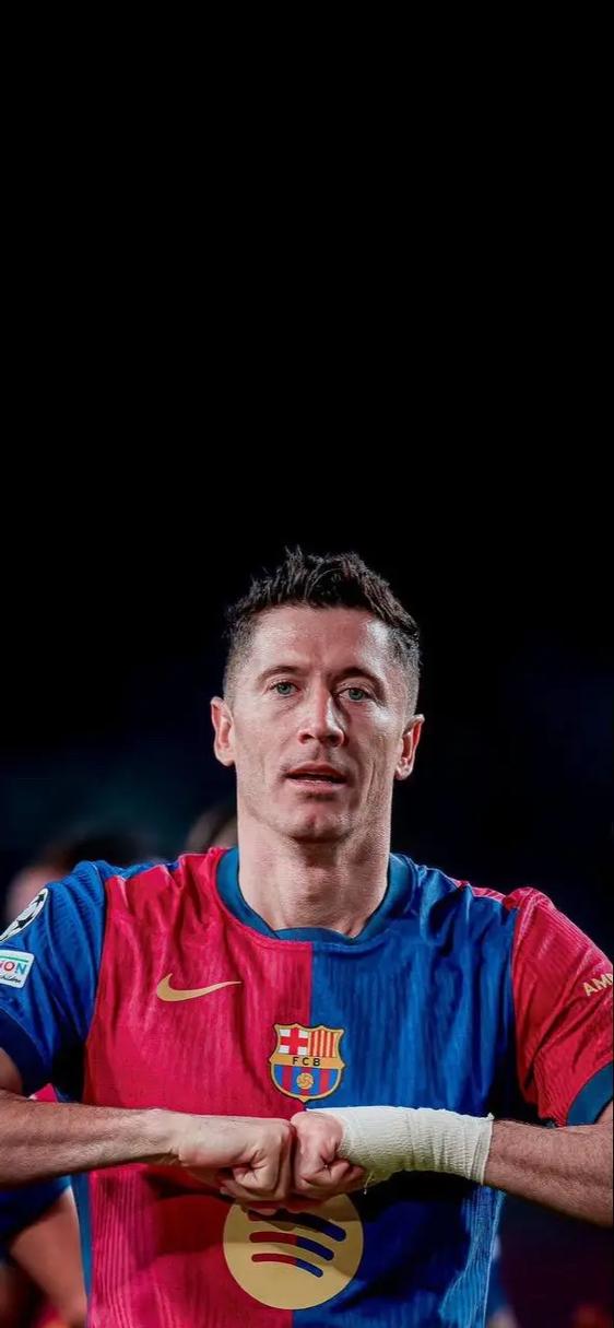 带领皇马五夺欧冠，被誉为典礼中场的三人