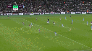 轻竞技玩法成为版本更新重点