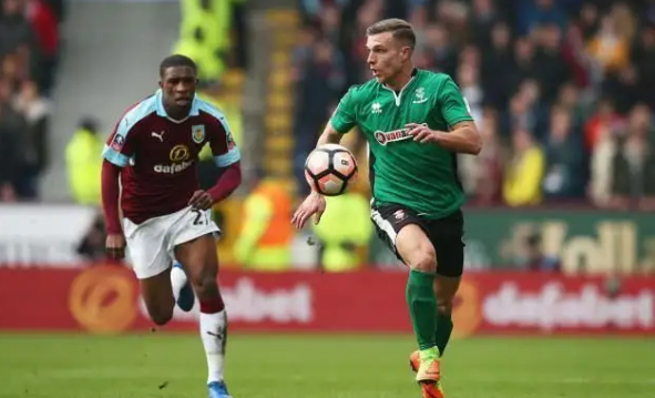 邵佳一首期国足名单公布，张玉宁、塞尔吉尼奥等入选