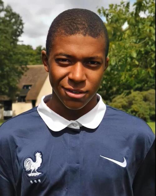 莫布利暴扣准绝杀！骑士三杀76人 恩比德33分泰森39+7三分生涯新高