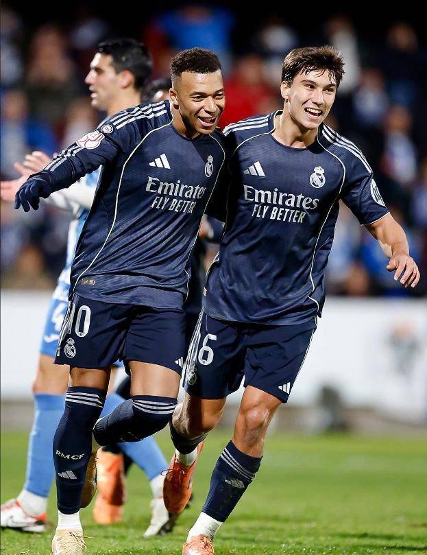 多半好评的肉鸽老头环卖出350万份，联机PVE玩法“又臭又香”？